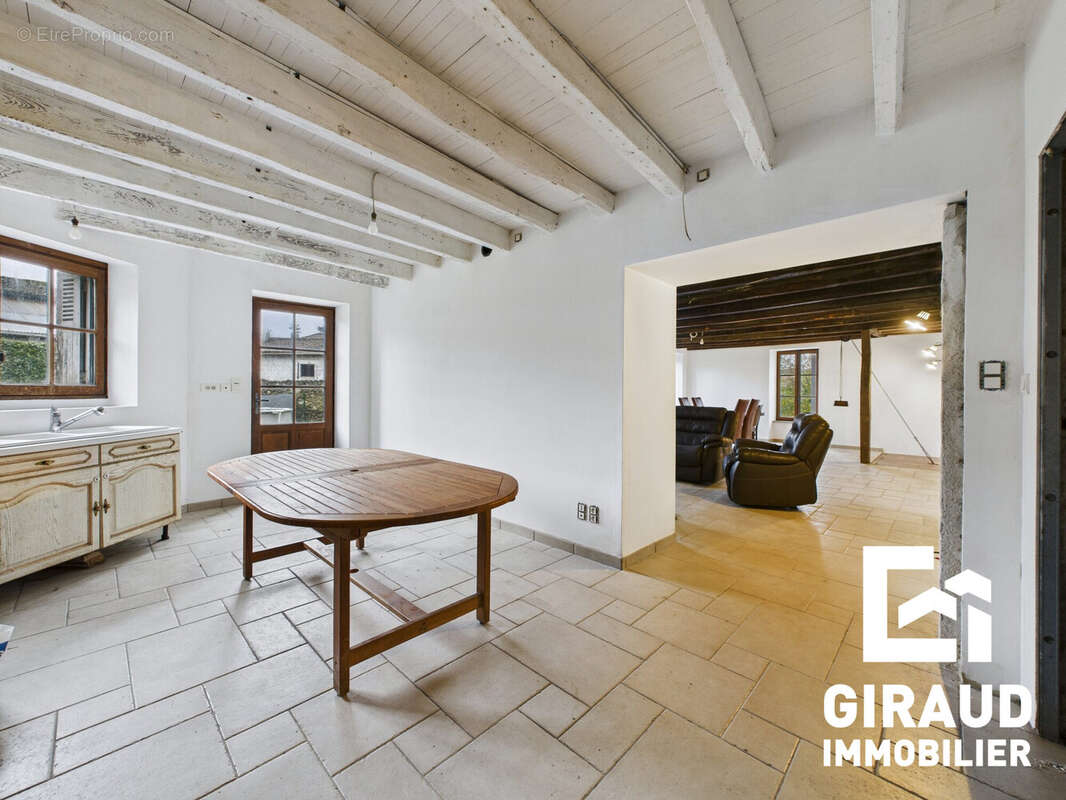 Maison à SAINT-HILAIRE-DE-VOUST