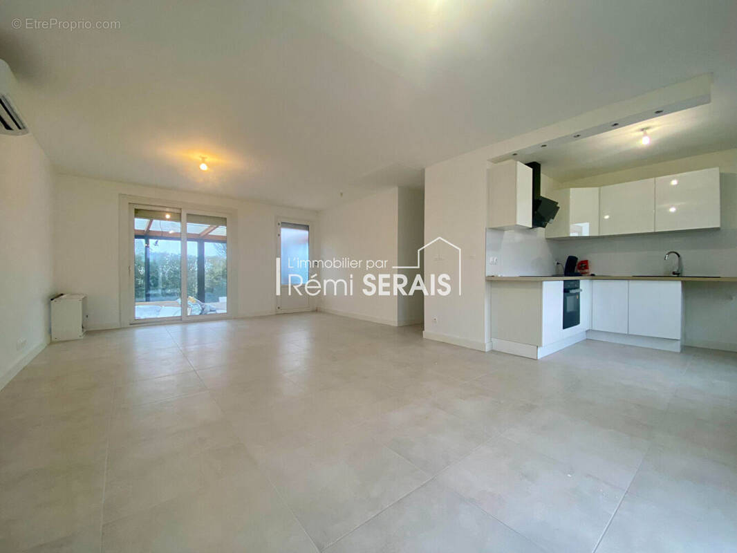 Maison à CHAMPFLEUR