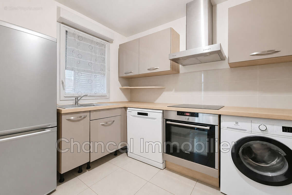 Appartement à SAINT-LAURENT-DU-VAR