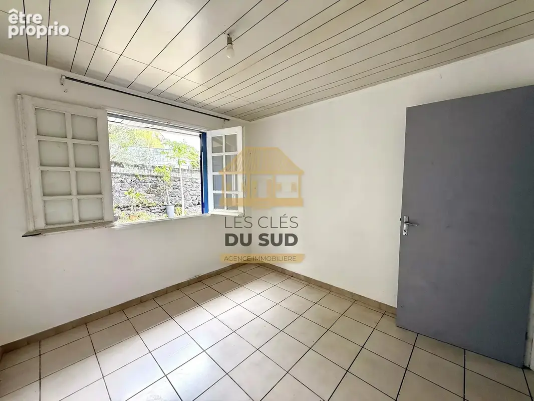 A vendre- maison de type t3 de 61,90m2 environ - saint-joseph - 165 000 € - photo 3