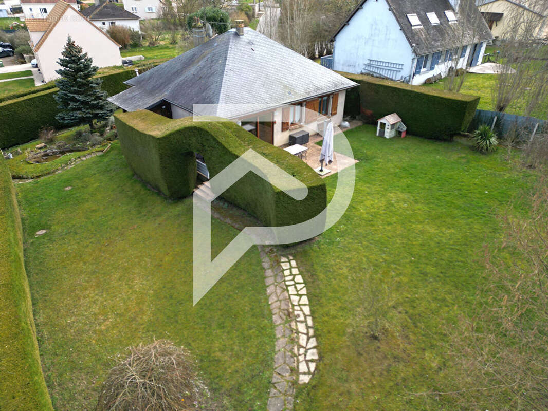 Maison à PRUNAY-LE-TEMPLE