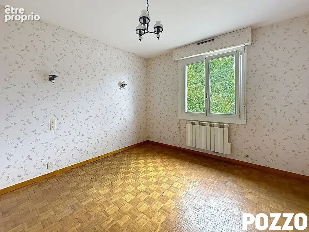 A Vendre - Saint Jean De La Haize - Maison 7 pièce(s) 140.83 m² - sous sol - vie de plain pied - photo 13