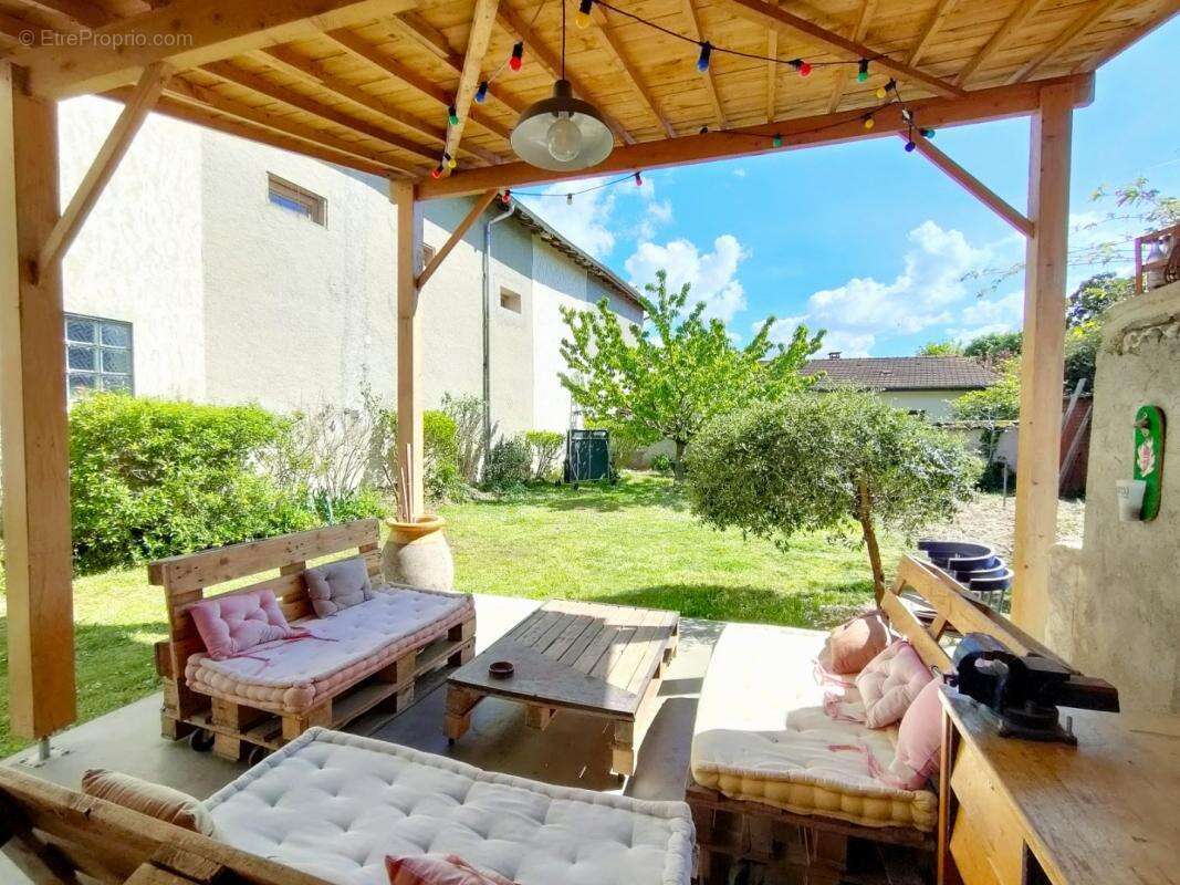 Maison à MIRIBEL
