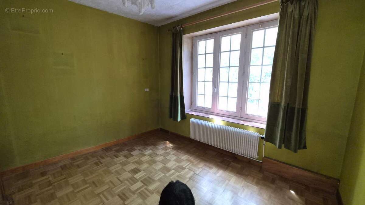 T10, 285 m², combles 100 m², dépendances, terrain 1124 m² - photo 12