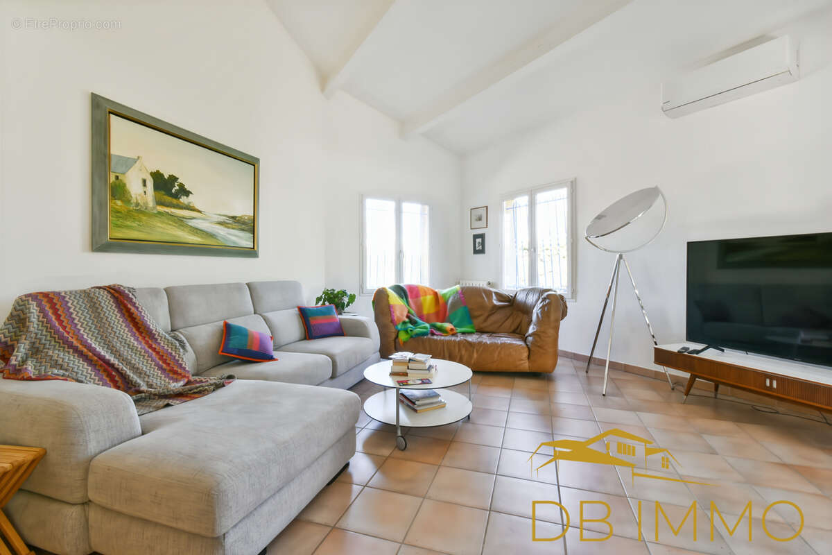 Maison à CHATEAUNEUF-DE-GADAGNE