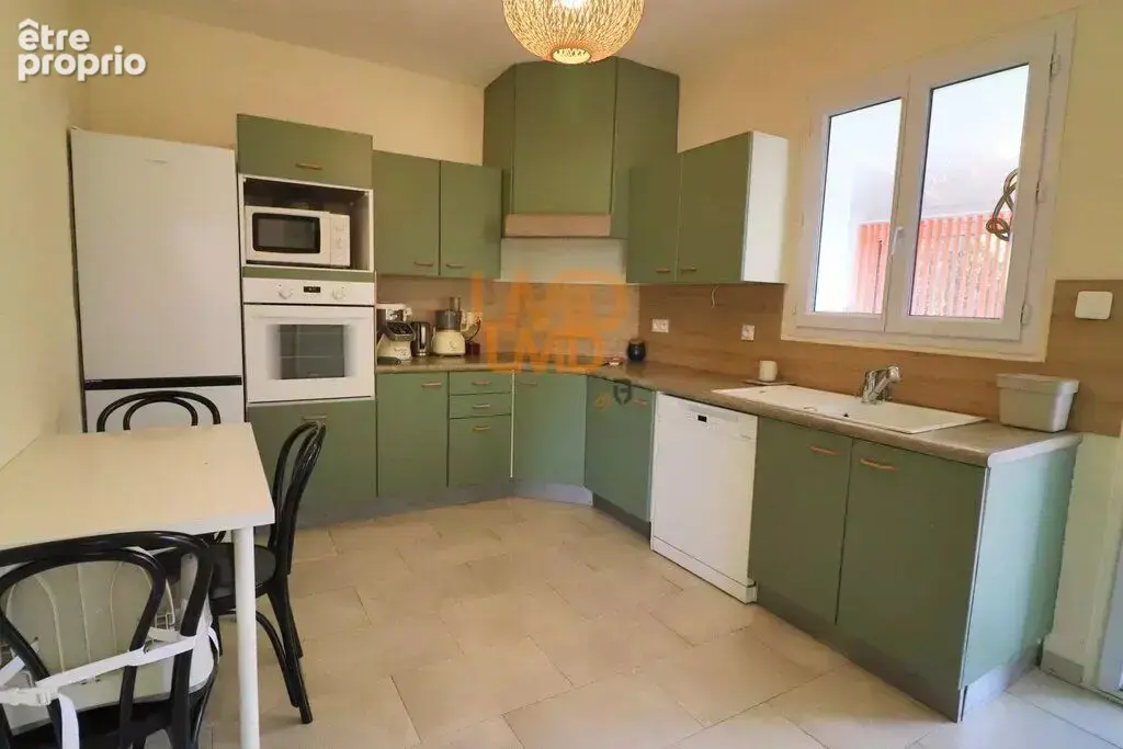 Saint Maximin: Maison T4 127m2 terrain 1000m2 - photo 6