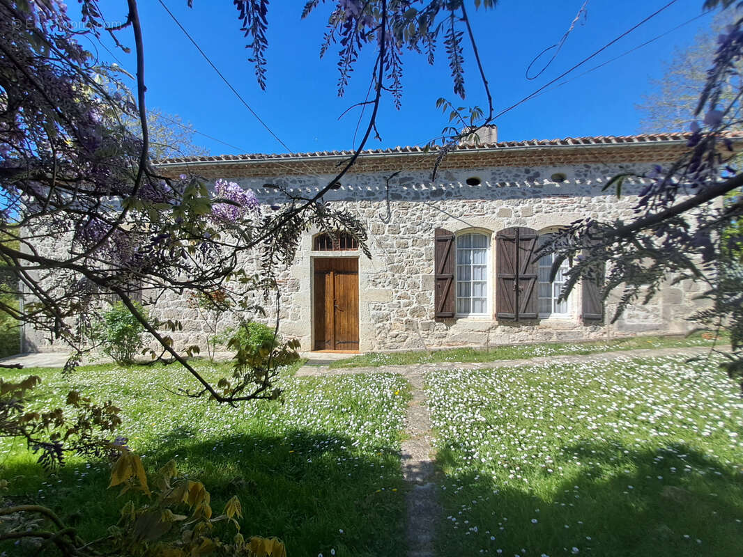 Maison à PORT-SAINTE-MARIE