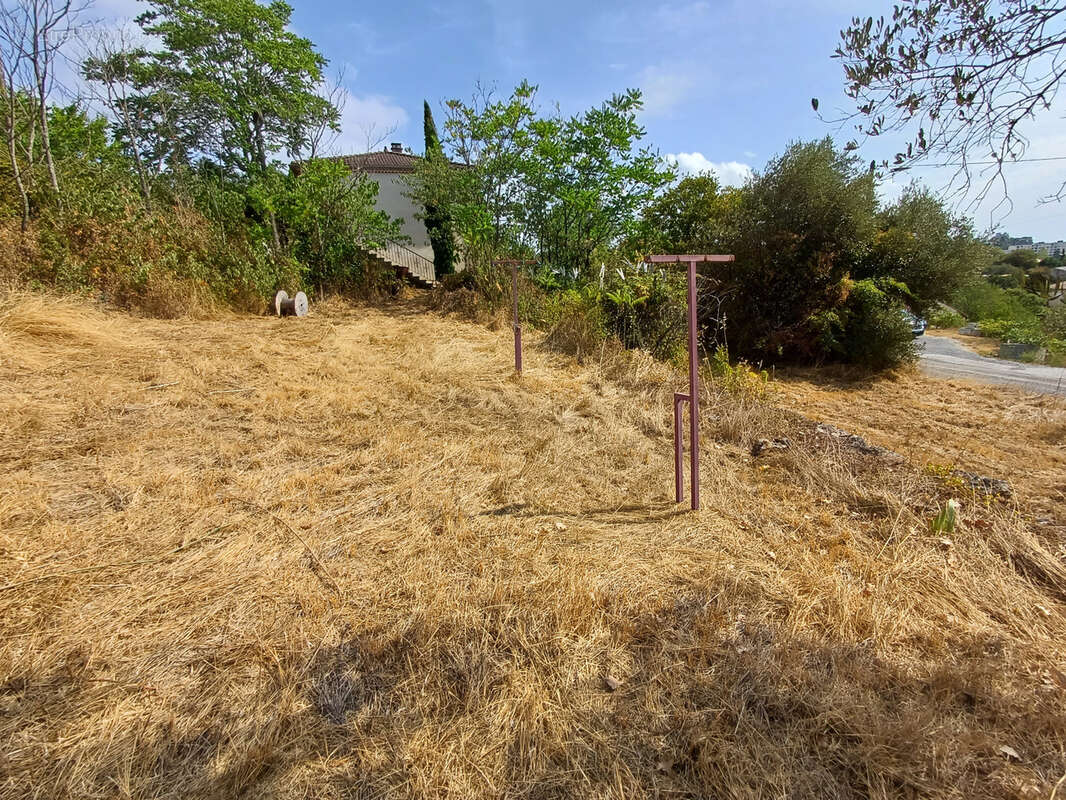 Terrain à AUBENAS