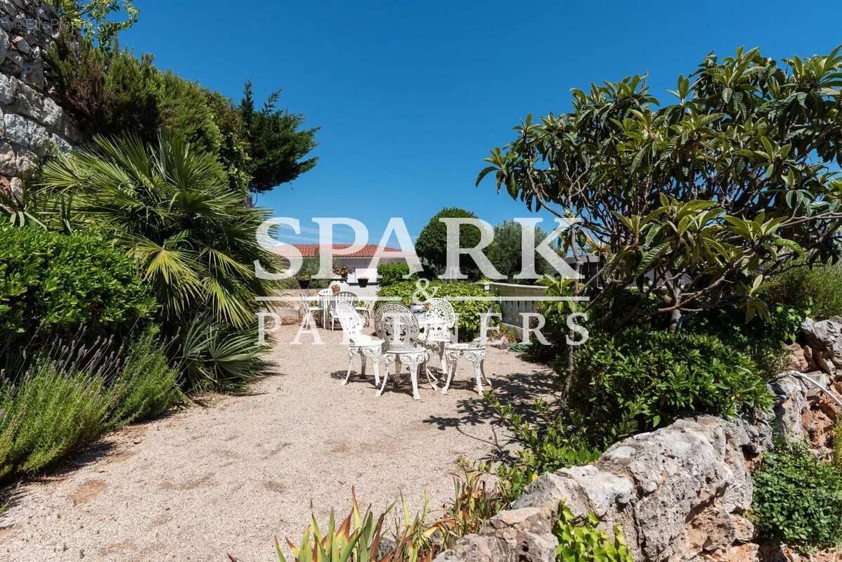 Appartement à ROQUEBRUNE-CAP-MARTIN
