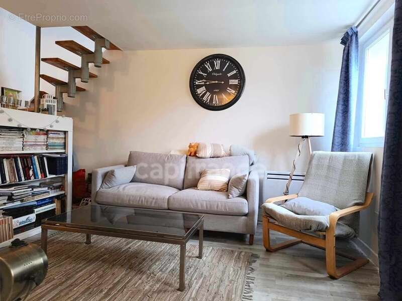 Maison à LES BORDES