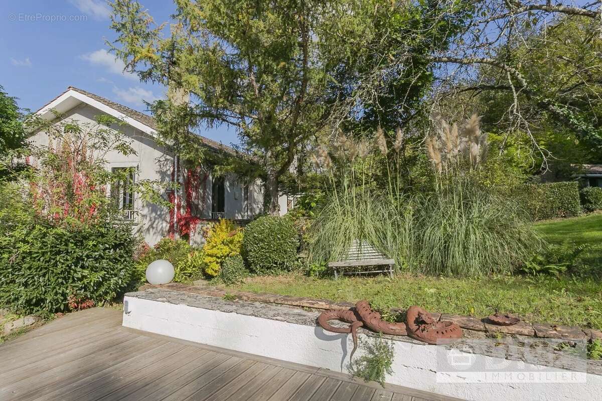 Maison à SAINT-MARTIN-LAGUEPIE