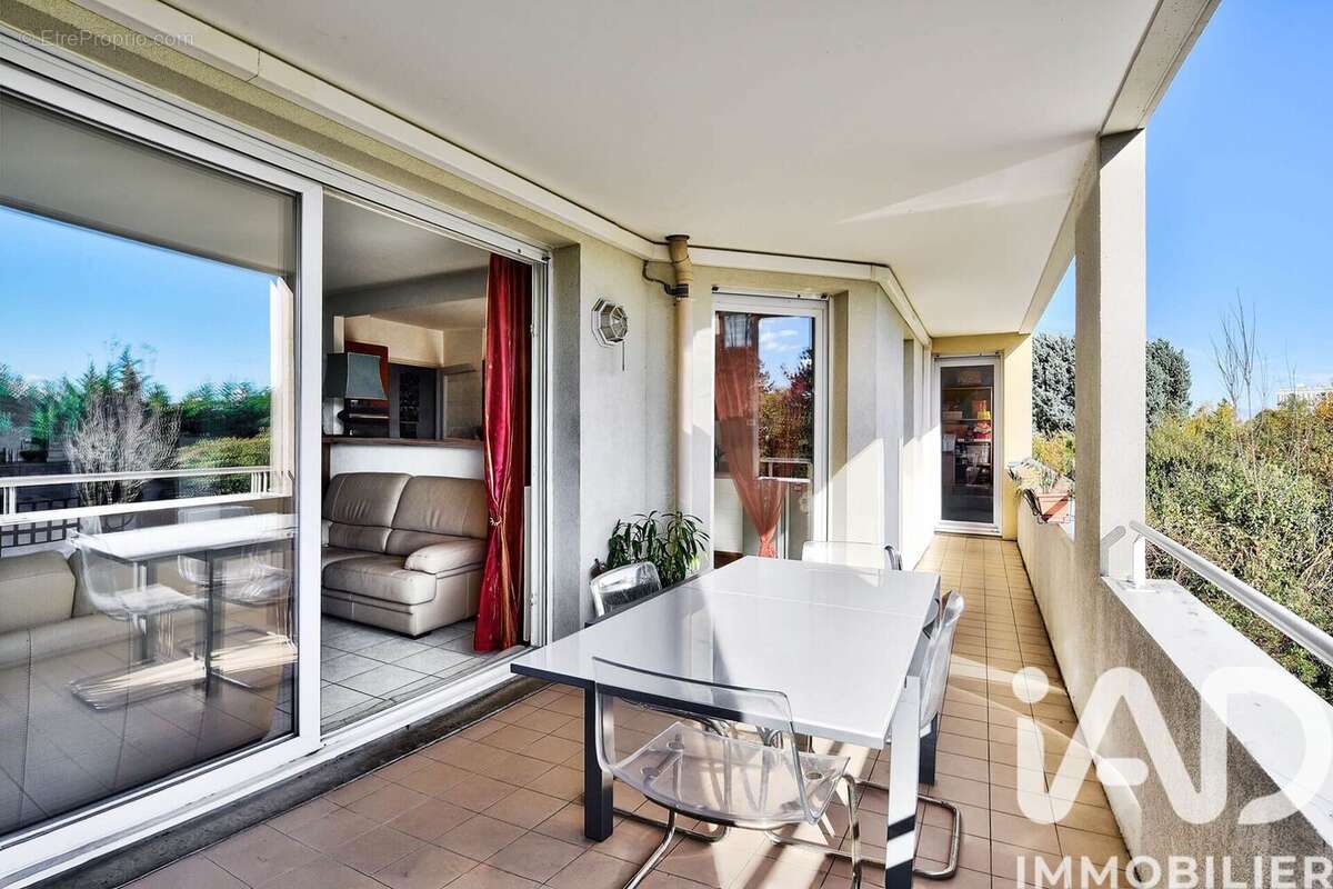 Photo 3 - Appartement à SAINT-GENIS-LAVAL