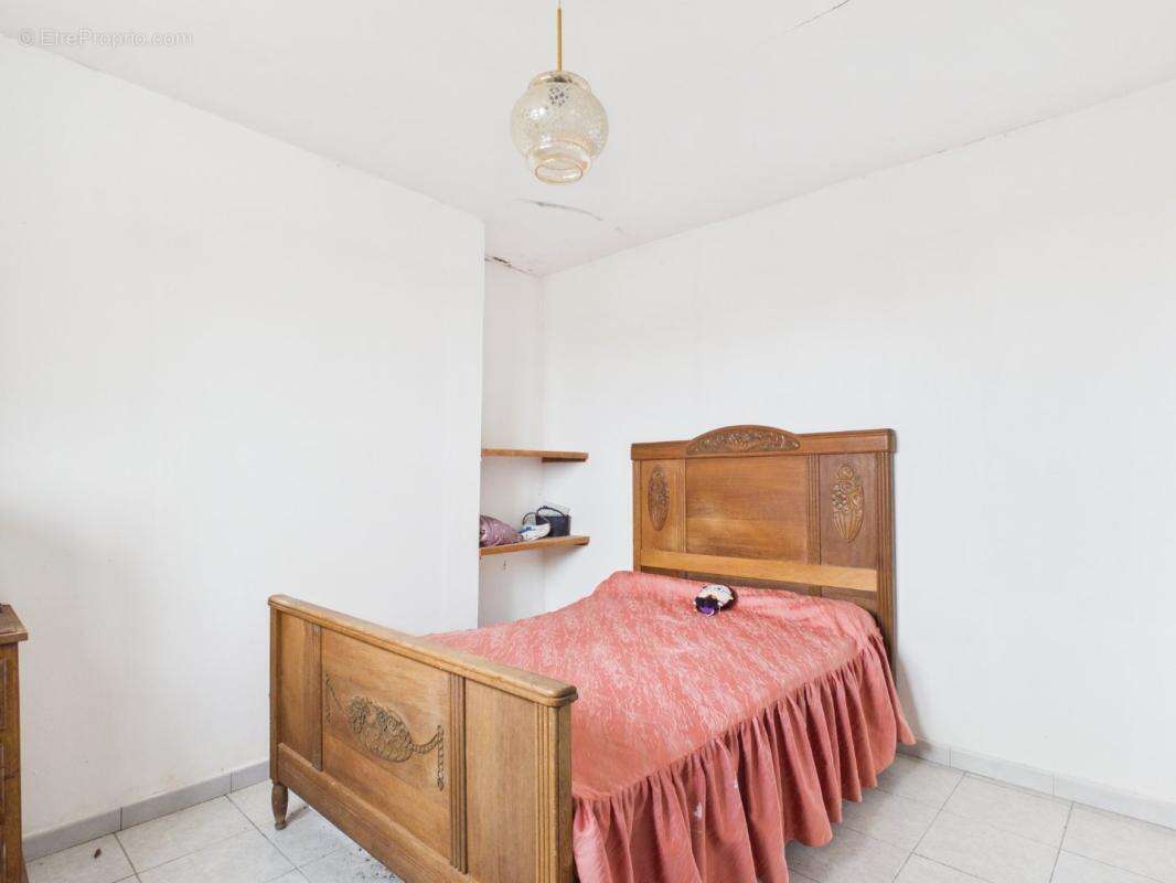 Maison 154 m² à Clastres  - photo 18