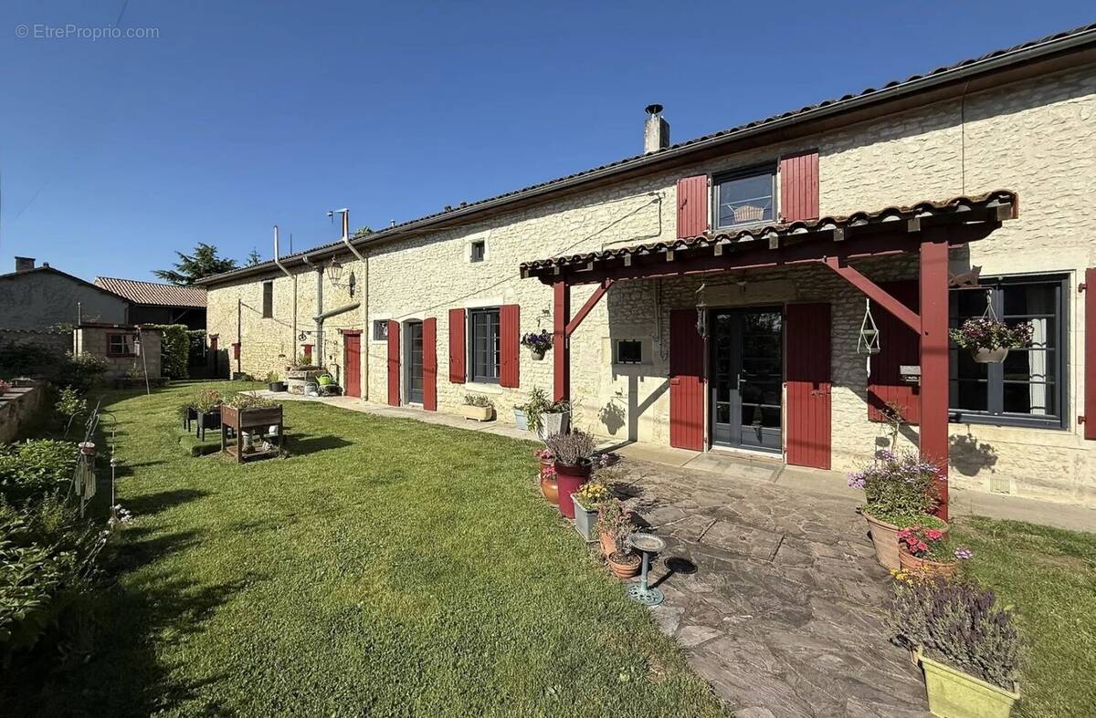 Maison à LA FAYE