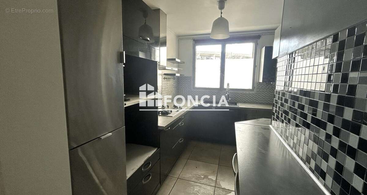 Appartement à VILLENEUVE-LA-GARENNE