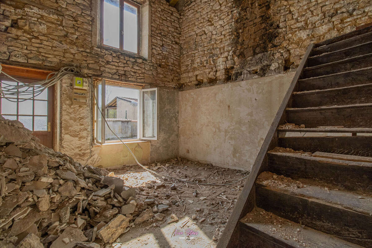 Maison à SAMPIGNY