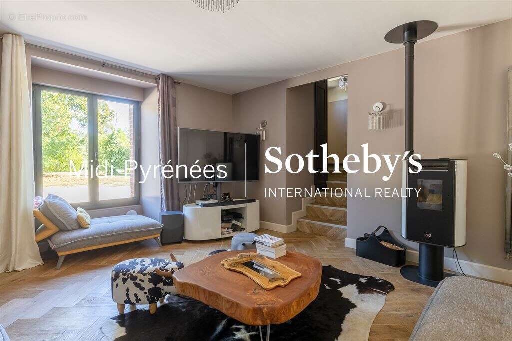 Propriété équestre de 11HA, 3 gîtes et salle de séminaire - photo 9