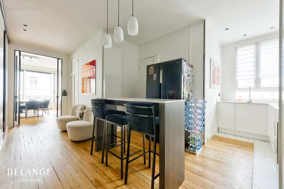 Appartement à PARIS-17E