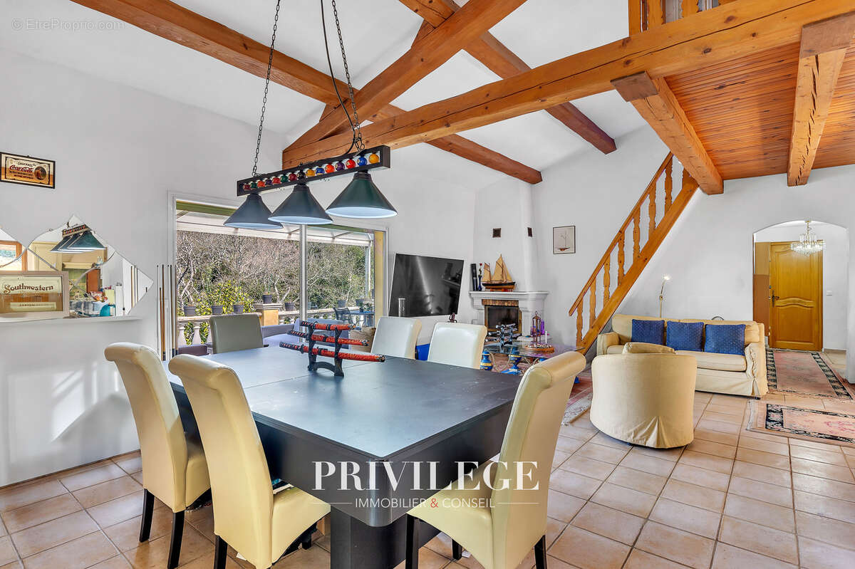 Maison à LES ADRETS-DE-L'ESTEREL