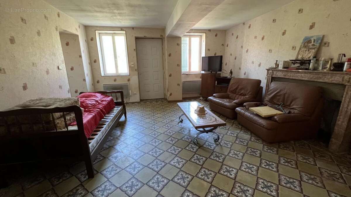 Maison à SAINT-GERVAIS-EN-VALLIERE