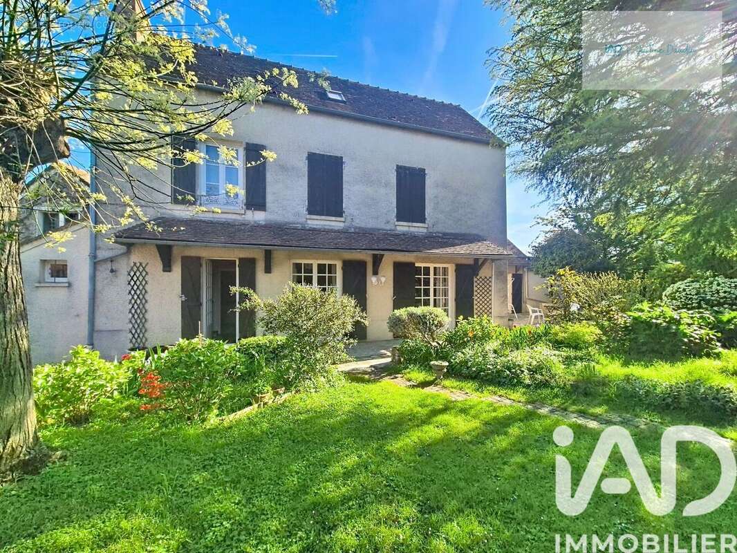 Photo 2 - Maison à LE COUDRAY-MONTCEAUX