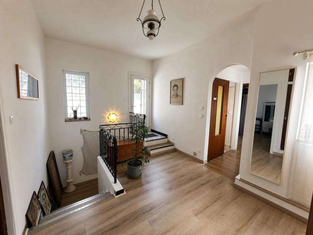 Haut de villa de 4 pièces de 94 m² à La Seyne-sur-Mer - photo 8