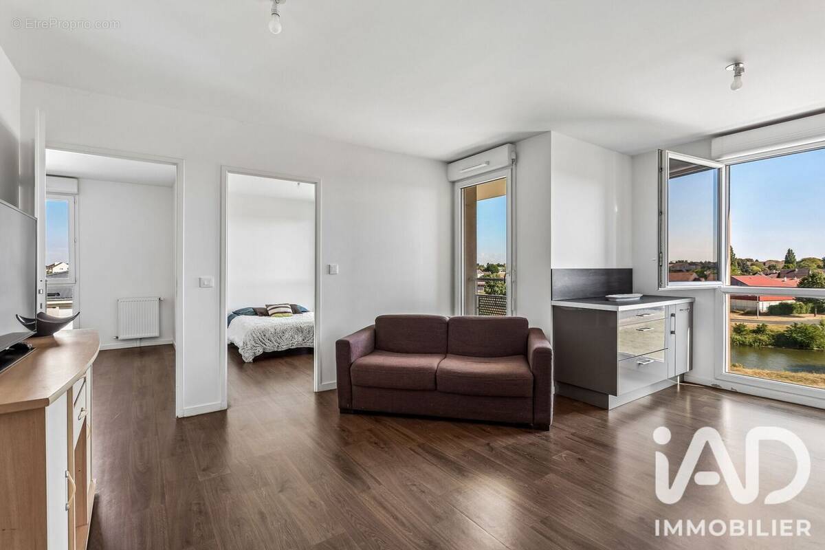 Photo 1 - Appartement à MOISSY-CRAMAYEL