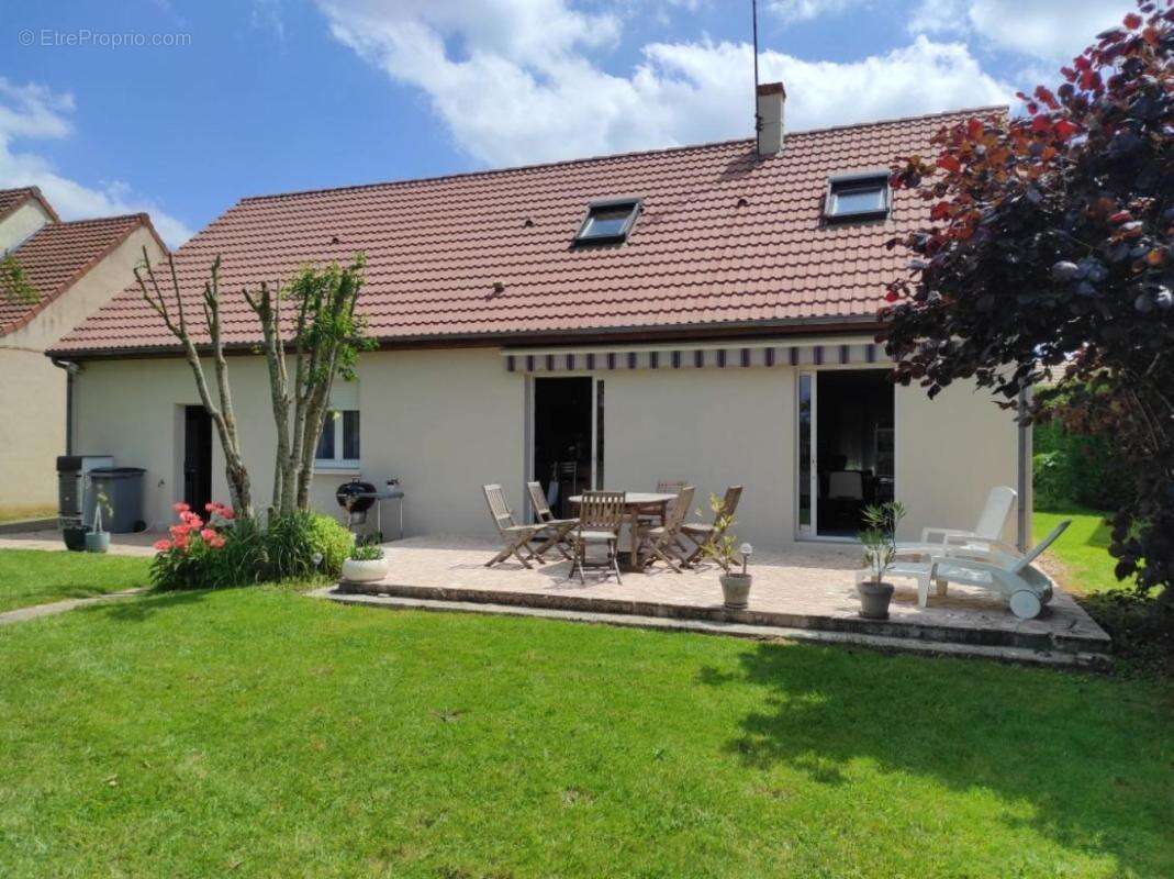 Maison à CHAMPFLEUR