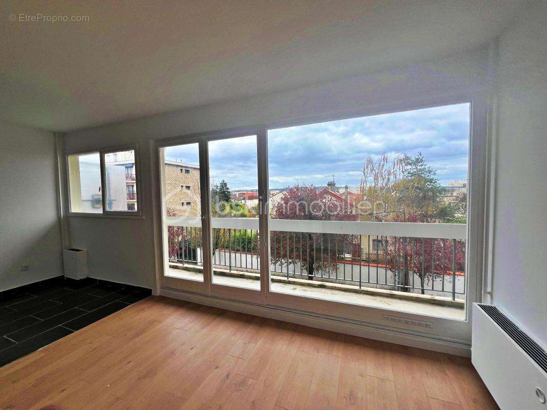 Appartement à SAINT-MAUR-DES-FOSSES