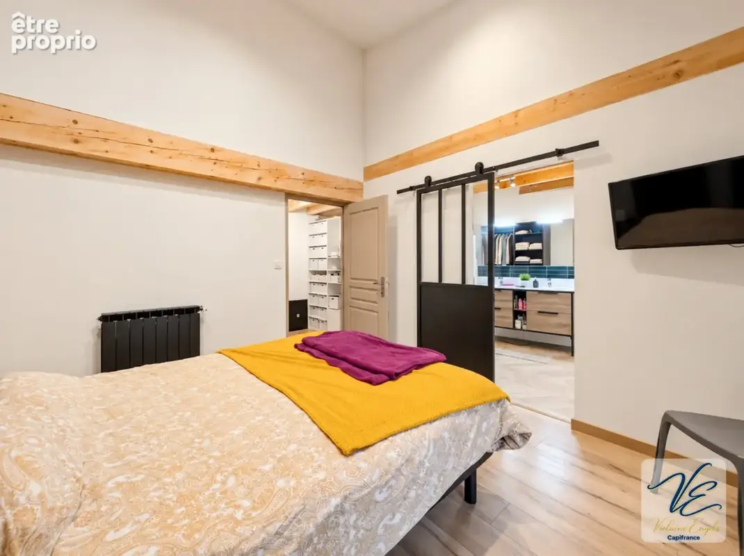 À azille – maison bourgeoise rénovée de 259 m² avec 5 chambres, jardin piscinable, puits et garage - photo 7