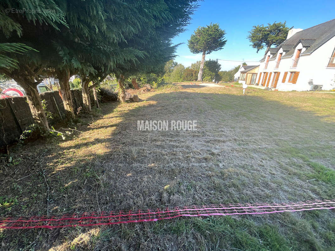 Terrain à SAINT-ARMEL