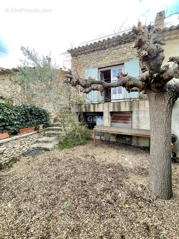 Maison à SAINT-SATURNIN-LES-APT