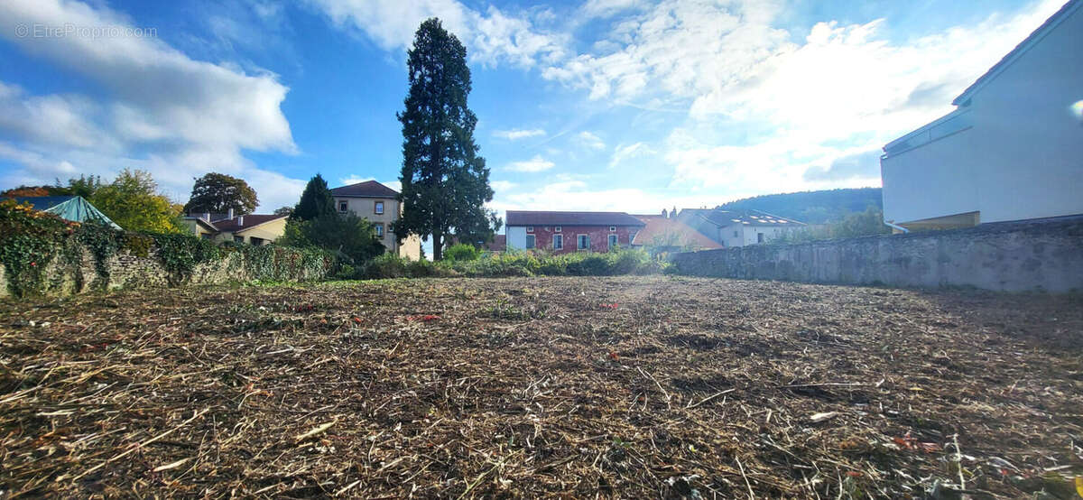 Terrain à NOVEANT-SUR-MOSELLE