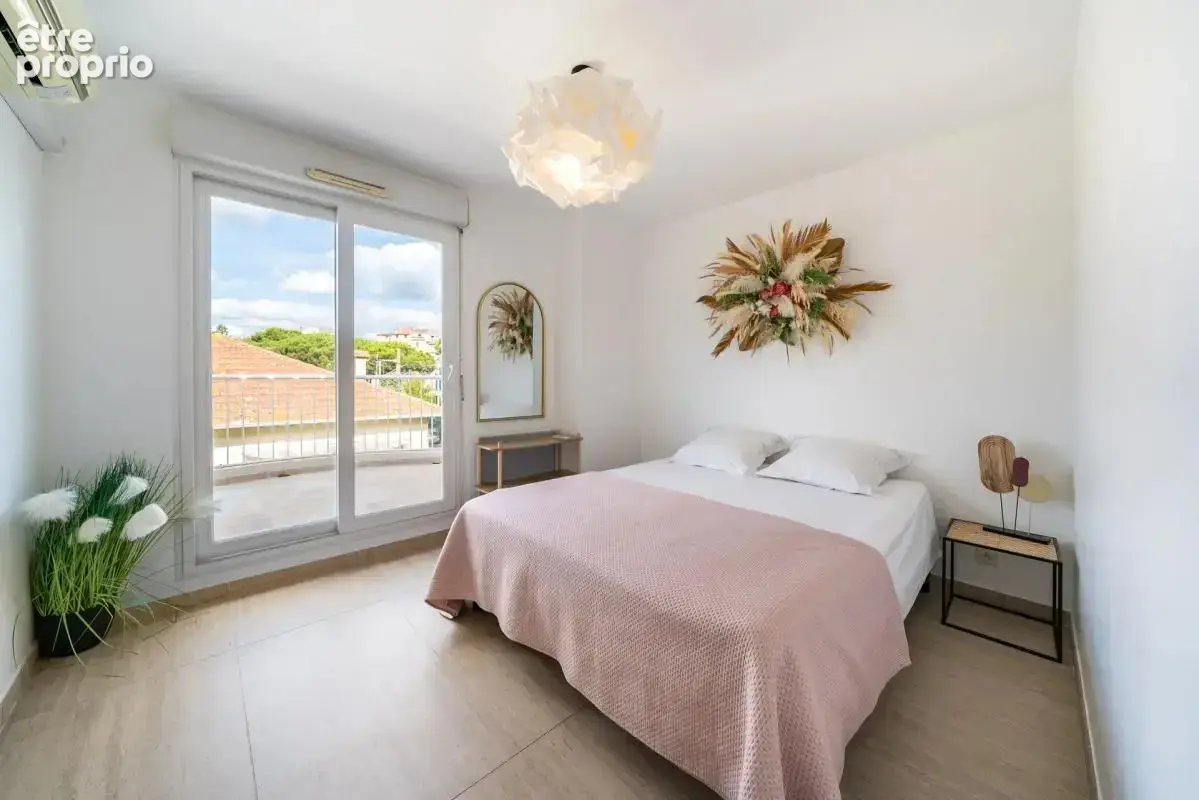 83600 frejus - centre-ville - 3 pièces - 2 chambres - 65.0 m² - bel appartement avec terrasse de 56 m² - photo 8