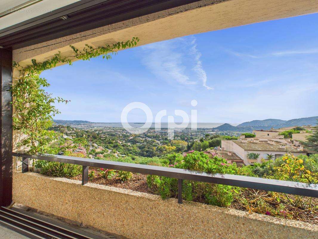 Appartement à MANDELIEU-LA-NAPOULE