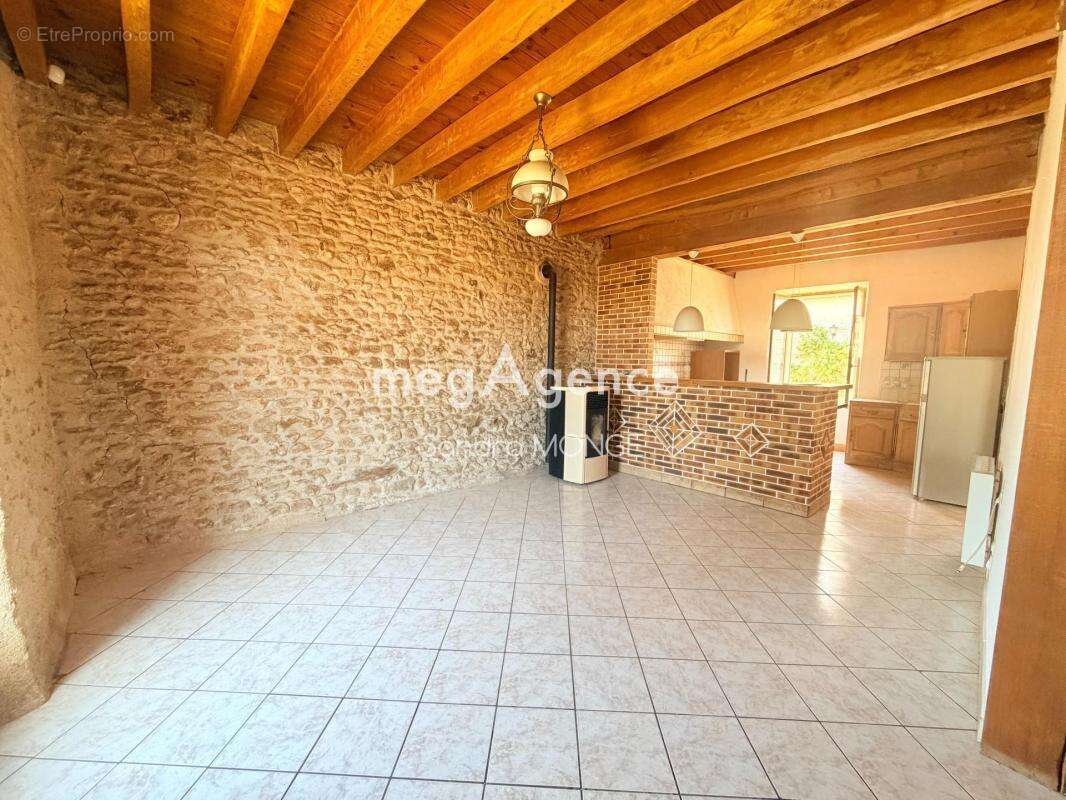 Corps de ferme de caractère avec dépendances - photo 3