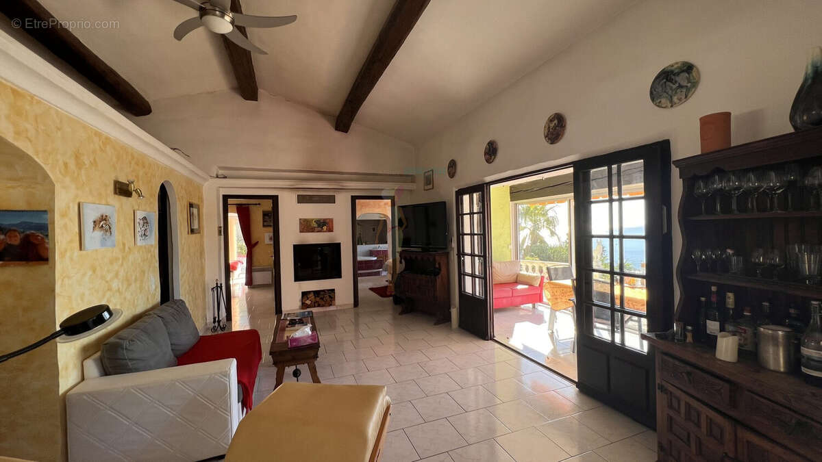 Maison à LES ISSAMBRES