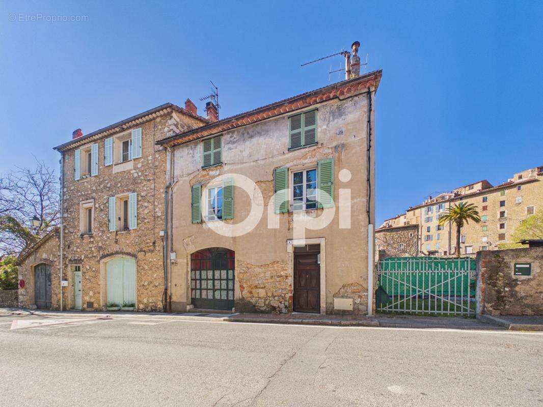 Appartement t3 / seillans village - accès facile - stationnement facile - commodités à proximité - idéal investisseurs ou premie - photo 2
