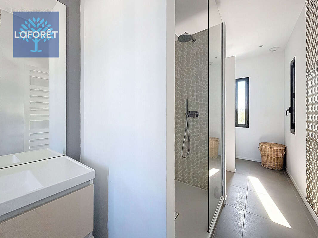 Maison à SAINT-GENIS-LAVAL