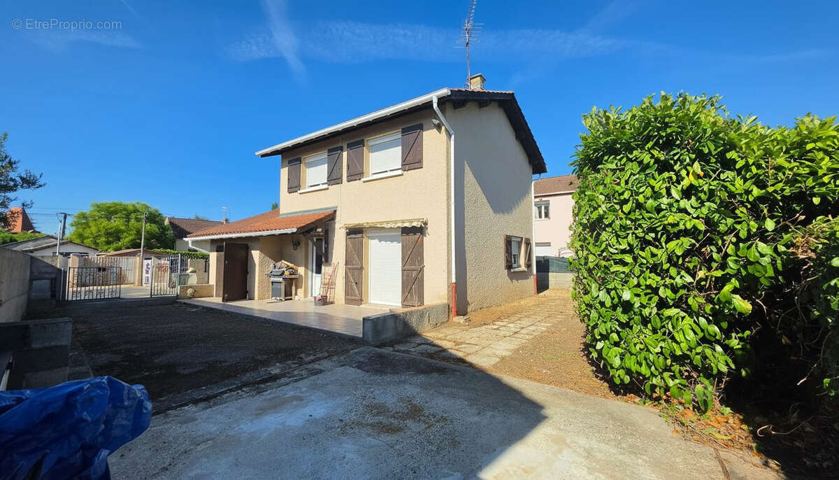 Maison à CHARVIEU-CHAVAGNEUX