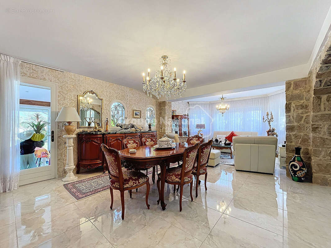 Maison à ROCHEFORT-DU-GARD