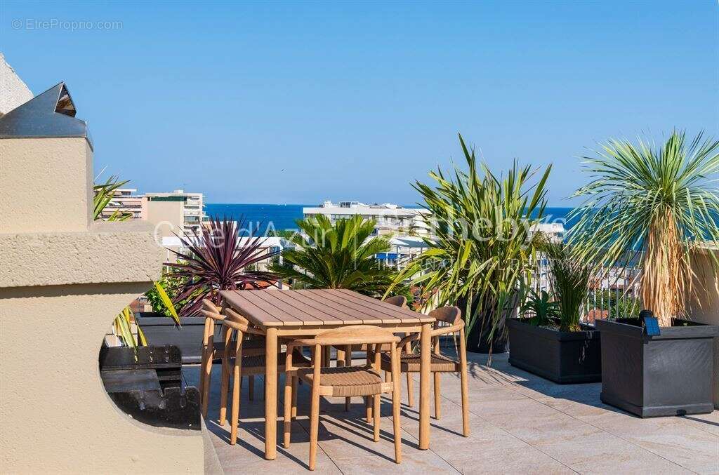 Appartement d'exception en dernier étage avec toit-terrasse et vue mer panoramique - photo 18