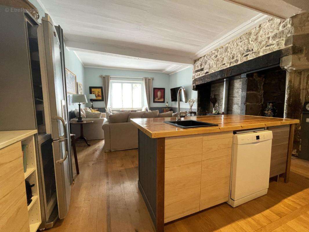 Maison à MUR-DE-BARREZ