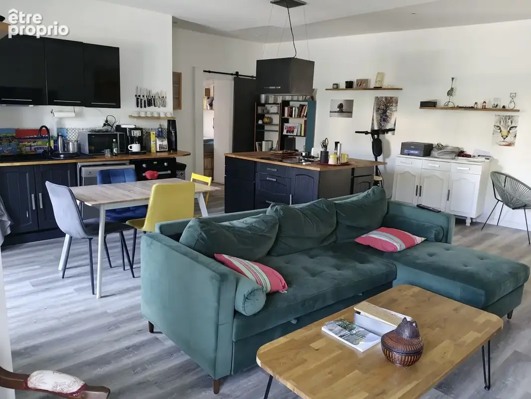 À VENDRE   Charmant F2 en centre-ville avec extérieur et atelier - photo 3