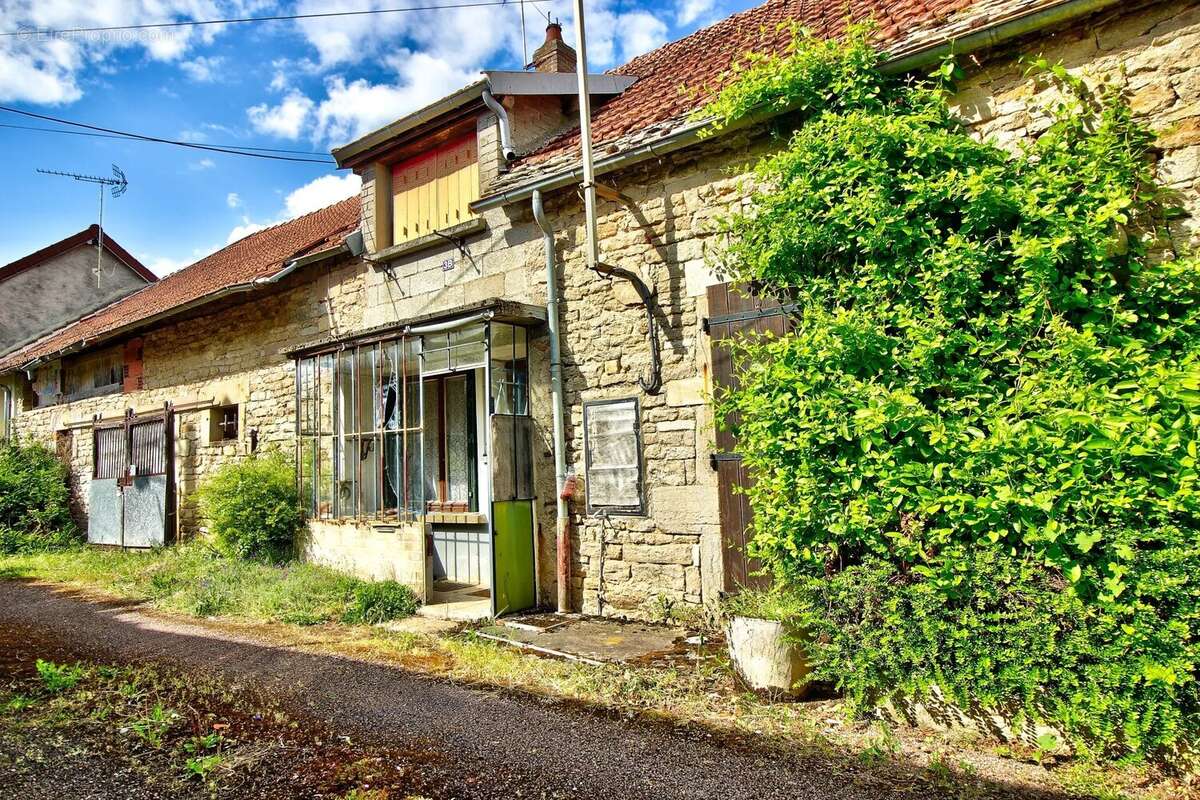 Maison à CIVRY-EN-MONTAGNE