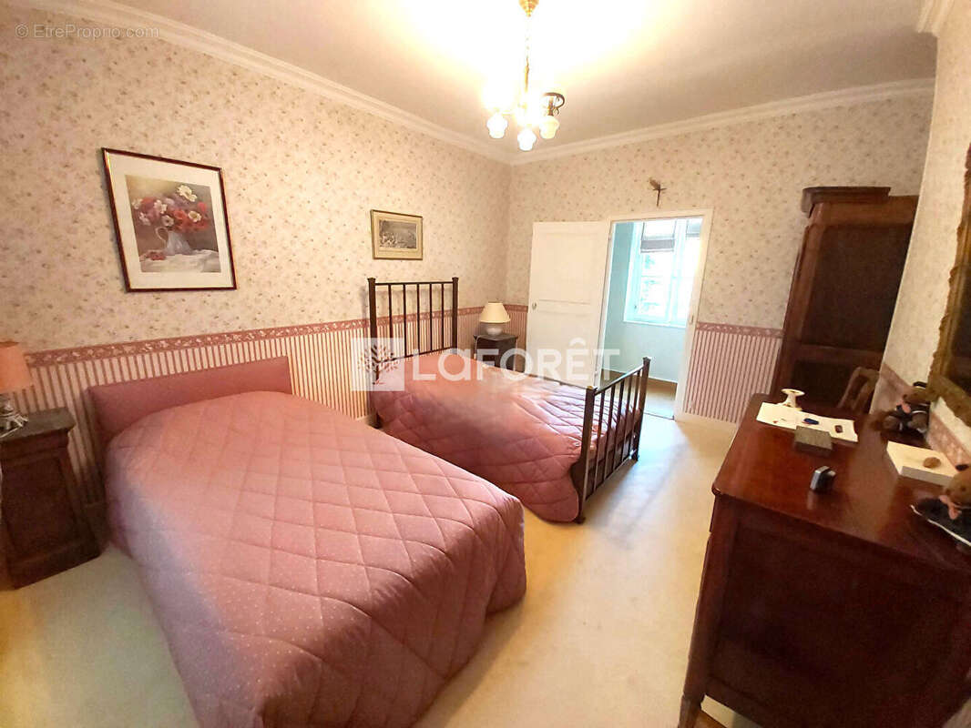 Maison 264 m² à Luzancy  - photo 13