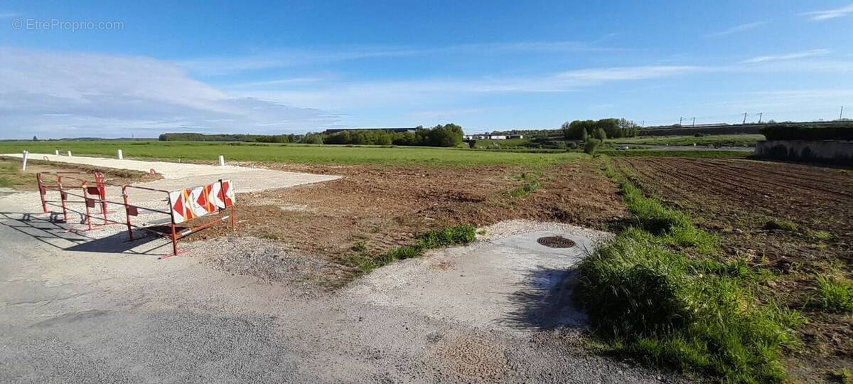 Terrain à ROULLET-SAINT-ESTEPHE