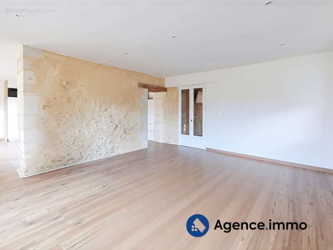 Salon actuel - Maison à SAINT-JEAN-DE-LA-MOTTE