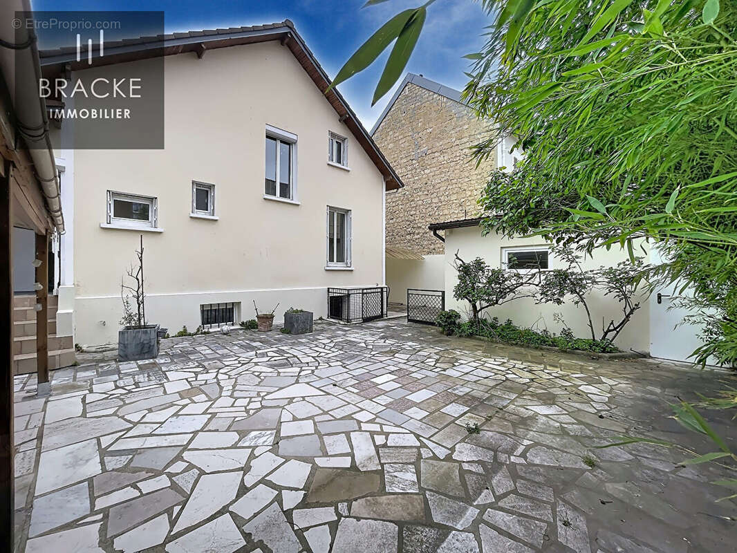 Maison à LA GARENNE-COLOMBES