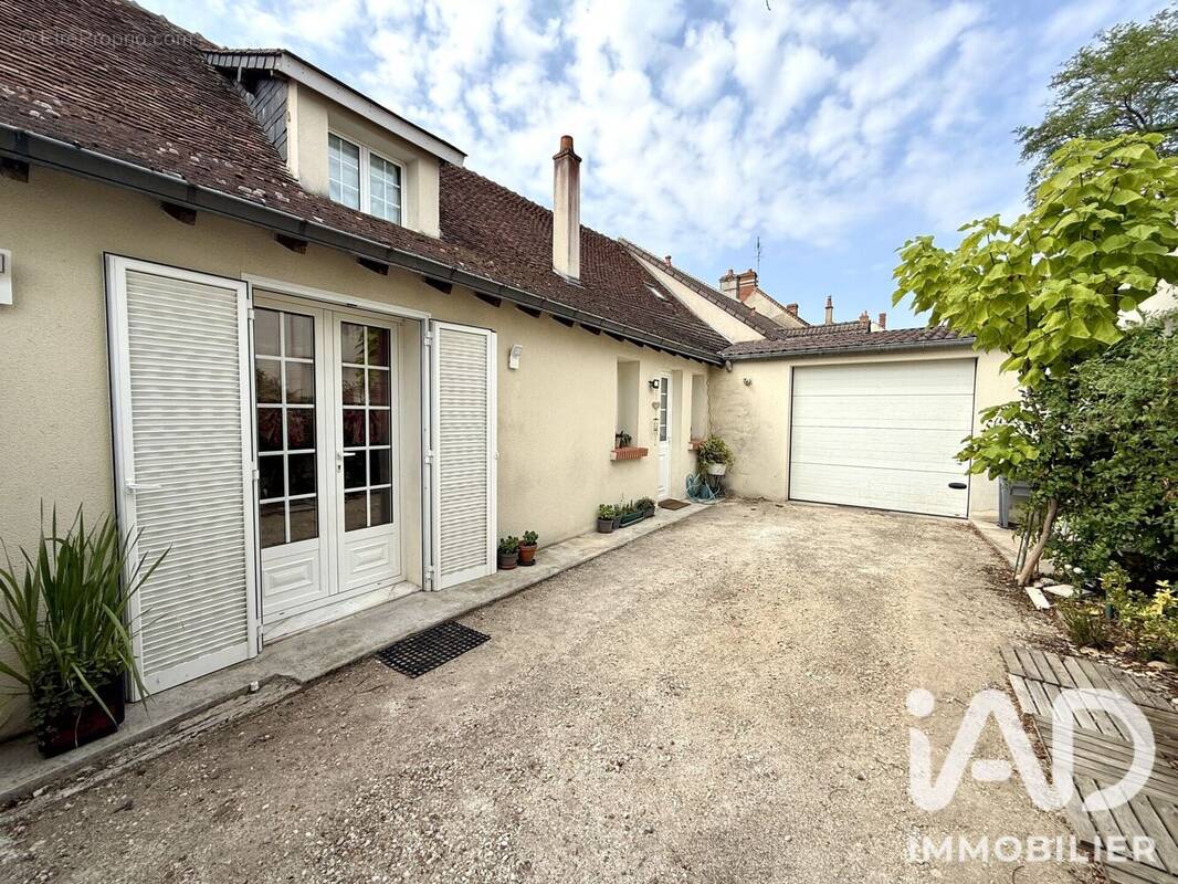 Maison 5 pièces 104 m² · à Gievres · 104 m² · 117 600 €
